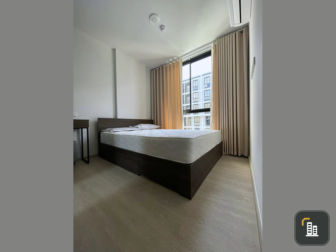 Condo for rent, New Cross Khu Khot Station, spacious room. Satisfying usable space Convenient, complete here, move now.