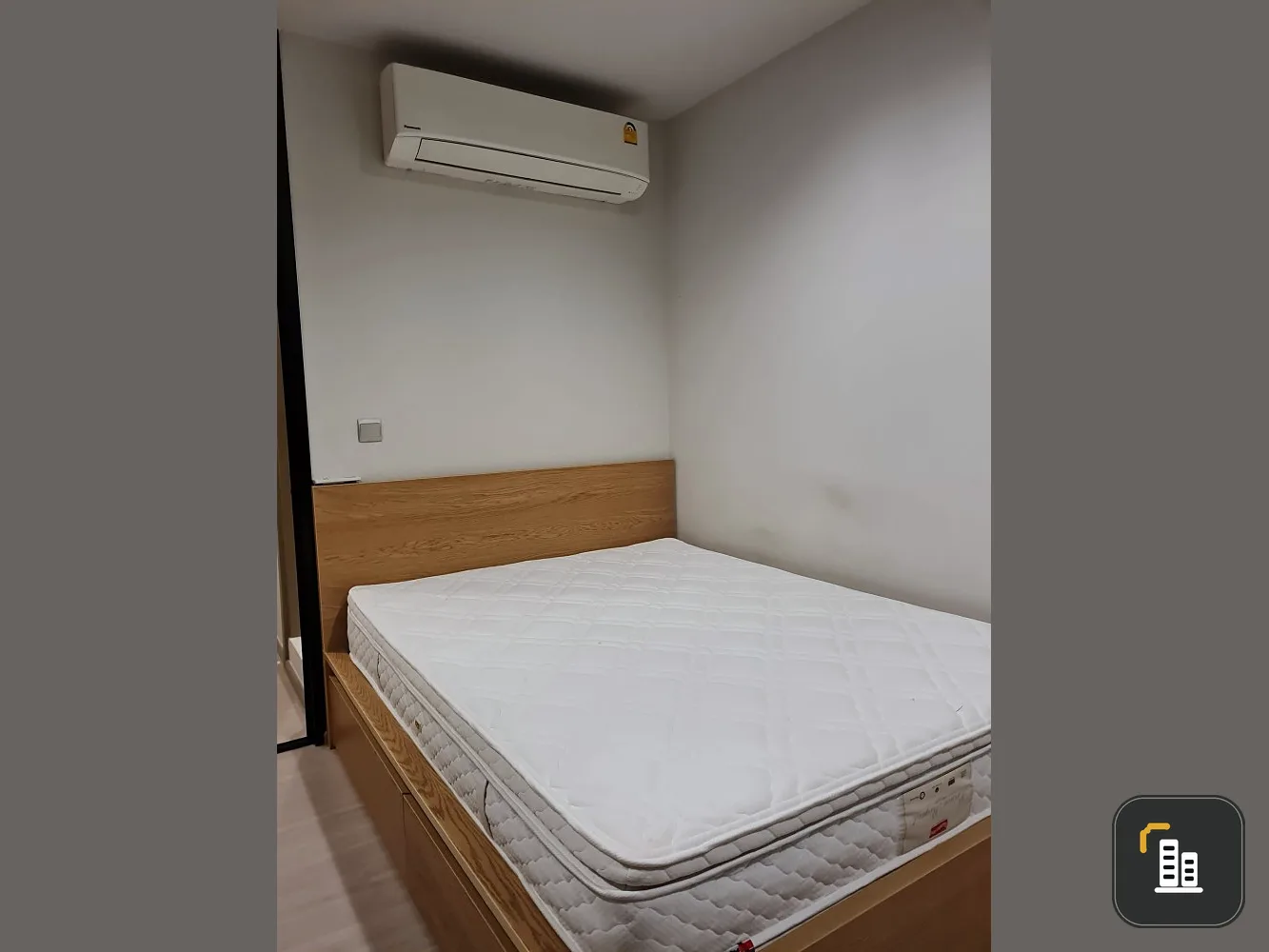 For rent: Life Asoke-Rama 9. The room is separated into perfect proportions, complete with convenient appliances. Book now, don't delay.