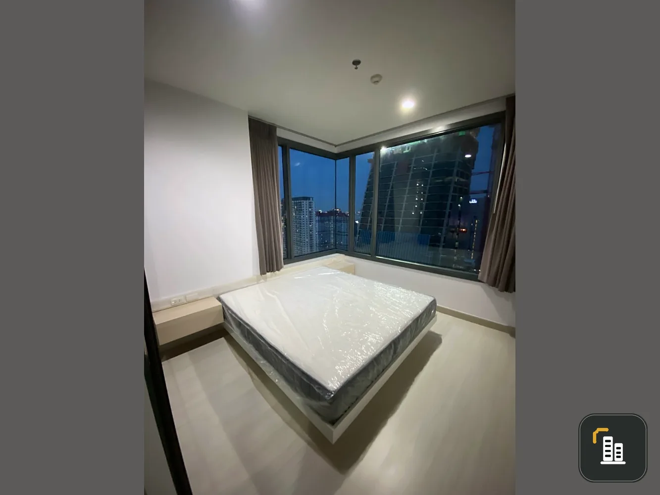 Urgent sale!! Condo Pine by Sansiri, 39th floor, corner room, beautiful room, newly renovated, good price, ready to move in immediately!!