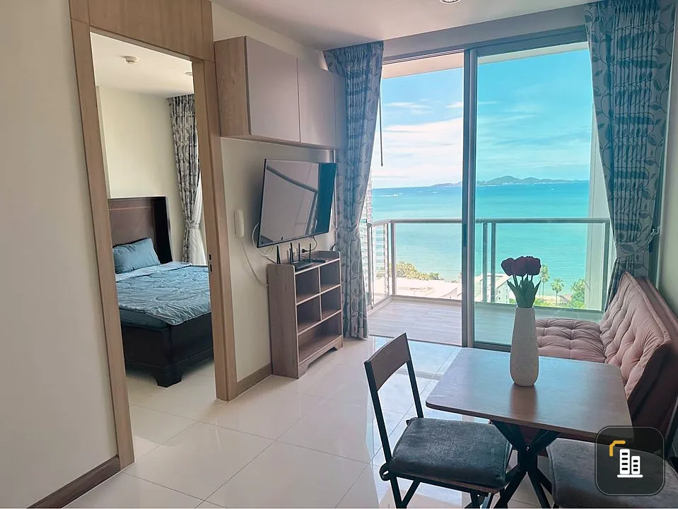 For sale: The Riviera Wongamat Beach (North Pattaya), 20th floor, very high, beautiful sea view, must book.