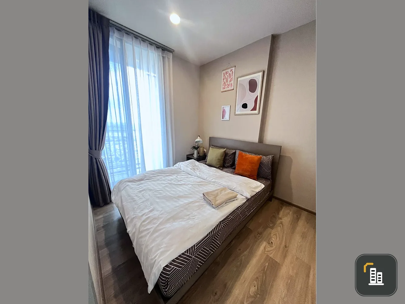 For rent: Oka Haus Sukhumvit 36, 42nd floor, open view, very comfortable to the eyes, fully decorated room, book first, get it first.