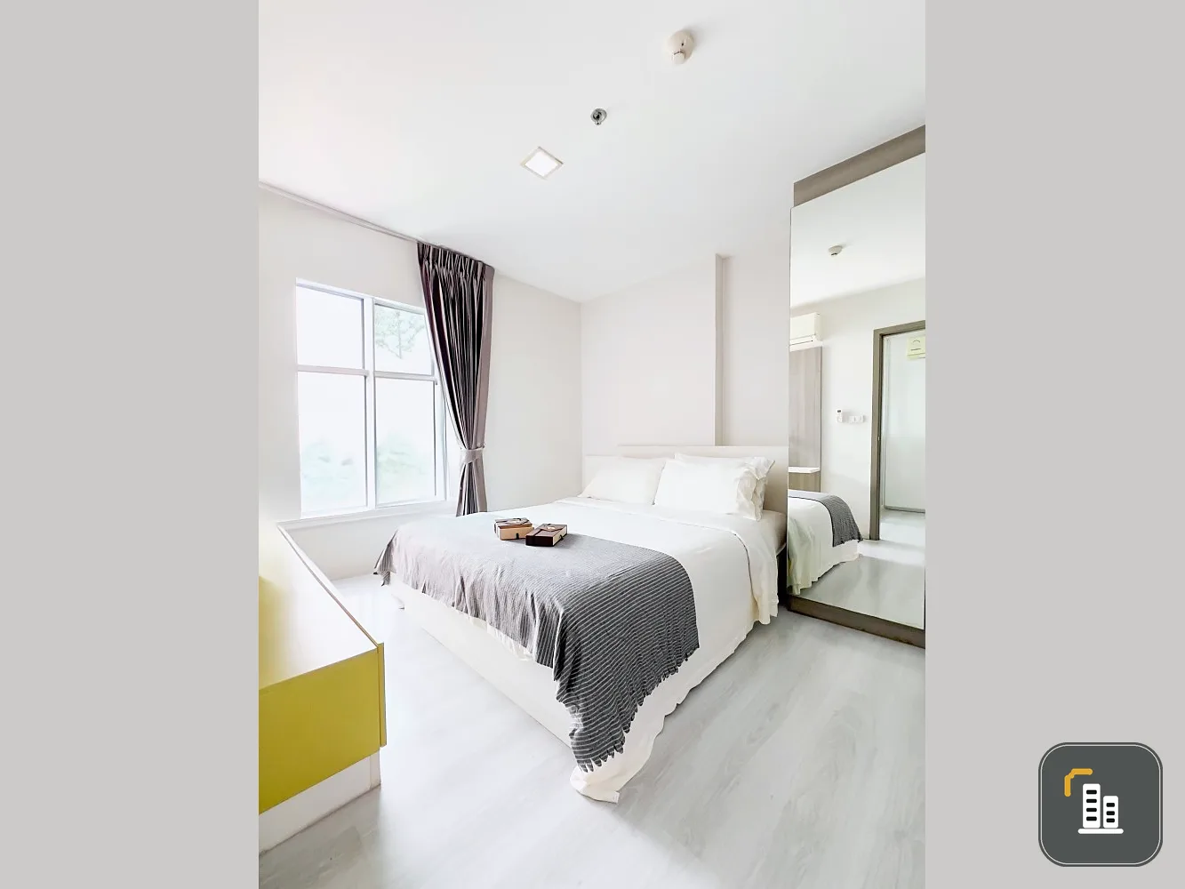 Condo for sale, Greene Chaengwattana, clean room, comfortable to the eyes, comes with complete furniture, hurry up and reserve it now.
