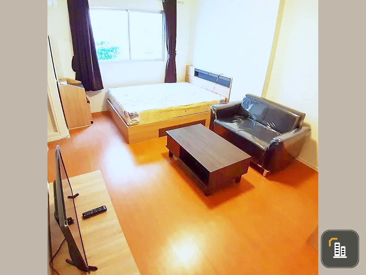 For sale: Lumpini Township Rangsit Khlong 1, airy room, not hot, complete set of furniture, just bring your own and move in.