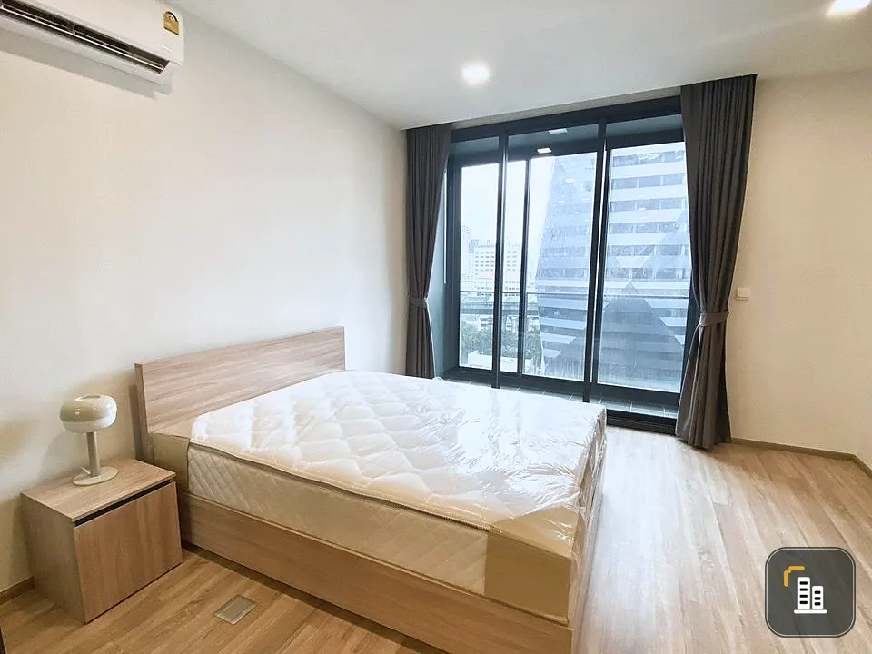 For rent XT Phayathai, white tone, clean, very comfortable to the eyes, very comfortable sofa, just bring one bag and move in.