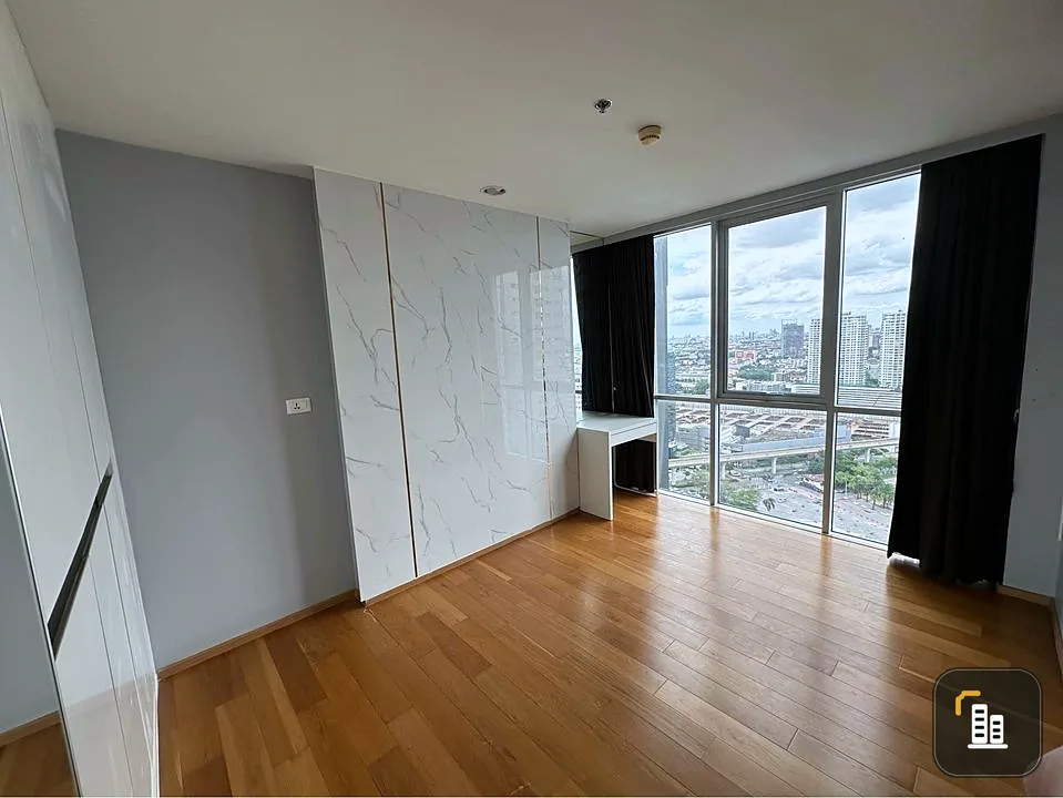 For sale: Abstract Phahon Yothin Park, 30th floor, great view, facing north, not hot, no buildings blocking the view, hurry up and grab it.