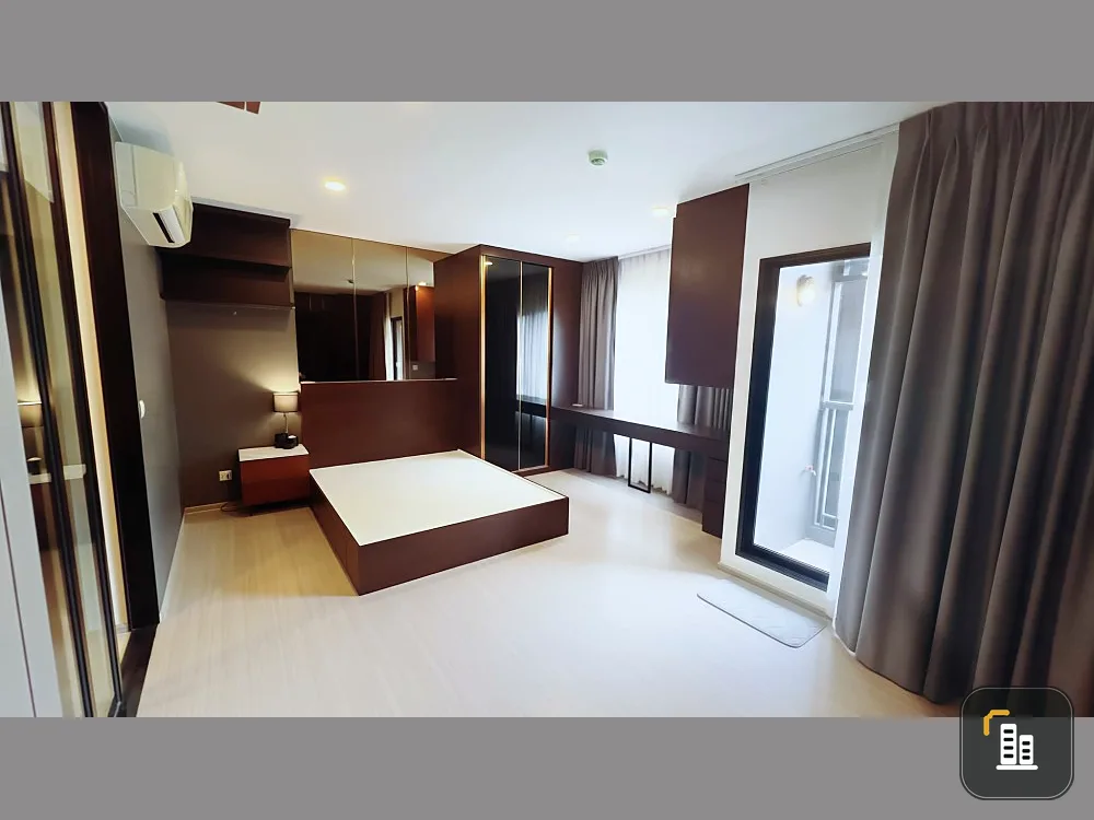 For sale: Aspire Sukhumvit-On Nut, decorated with luxurious build-in, Modern Luxury style, swimming pool view, very worth booking.