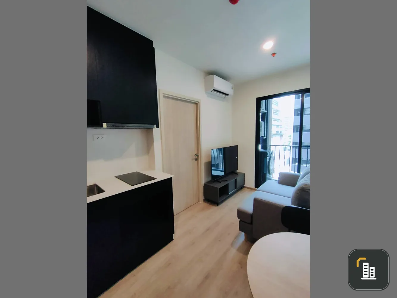 For rent Noble New District R9, 4th floor, position A15, high floor, corner room. Interested, hurry and reserve now. Don't miss out.