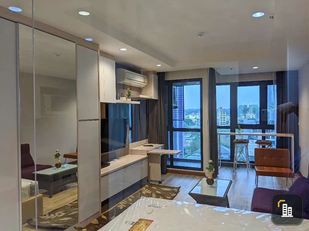 Condo for sale, Ladda Plus Sriracha, Kong Studio, fully furnished, ready to move in, swimming pool view, book first, get first.