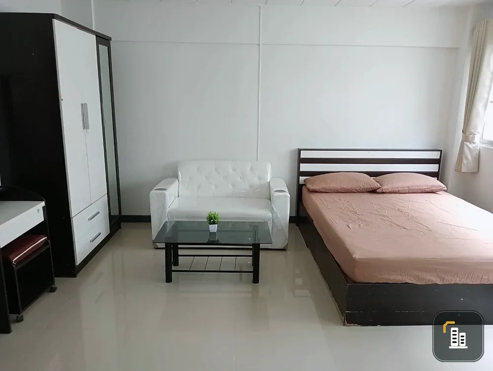 For rent or sale: Lumpini Center Happyland Phase 1-4, very good price, close to food sources, you won't go hungry for sure. Must book.