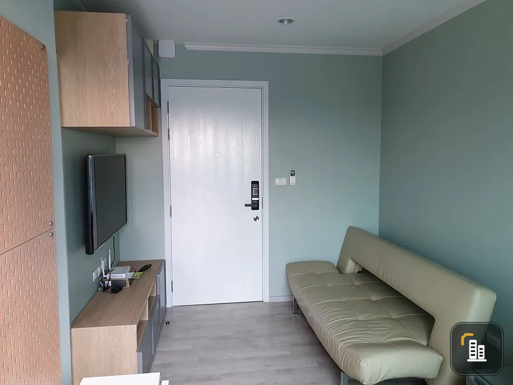 For sale, for rent, Plum Condo Central Station, high floor, beautiful view, room with full built-in furniture, book now, don't delay.