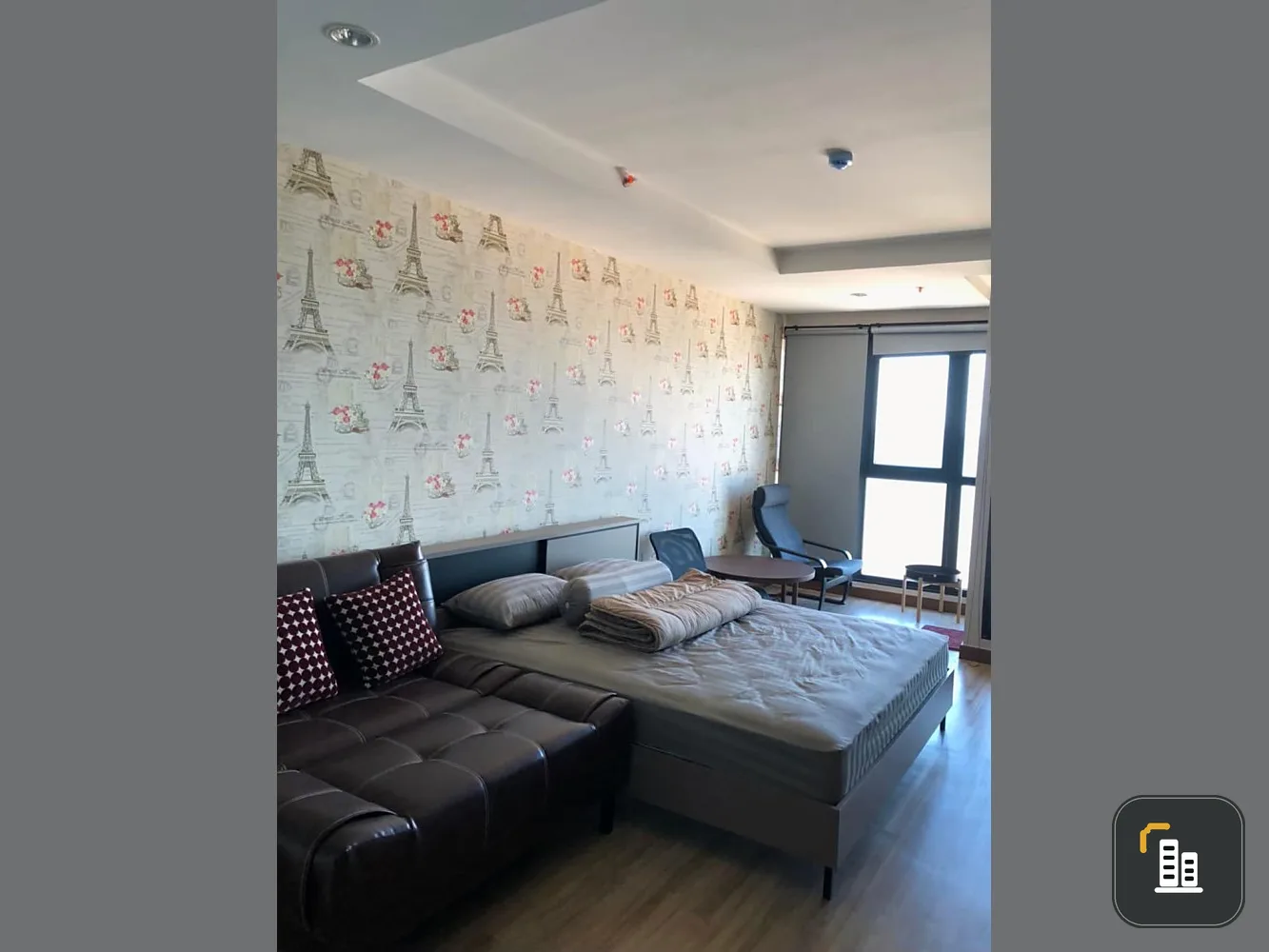 For sale: Ladda Plus Sriracha, very high floor, stunning sea view, and amazing wallpaper in the room. Very worth booking.