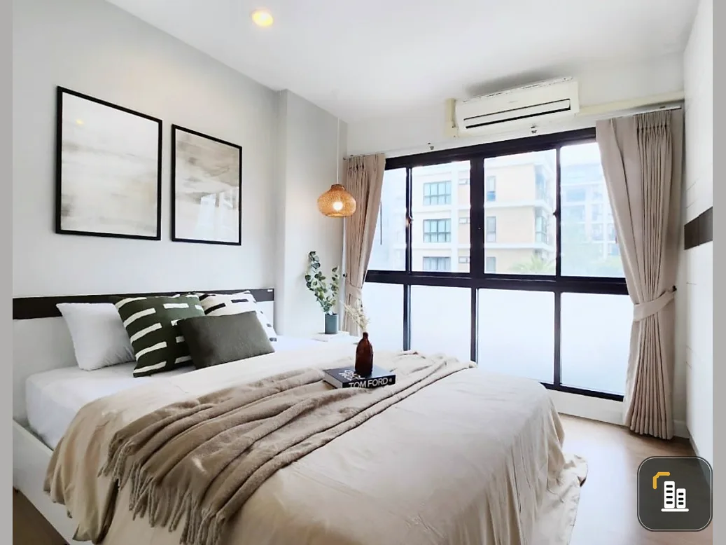 For sale: Hallmark Ngamwongwan, beautifully decorated room, extremely stylish, comes with a large built-in wardrobe, don't miss out if you book.