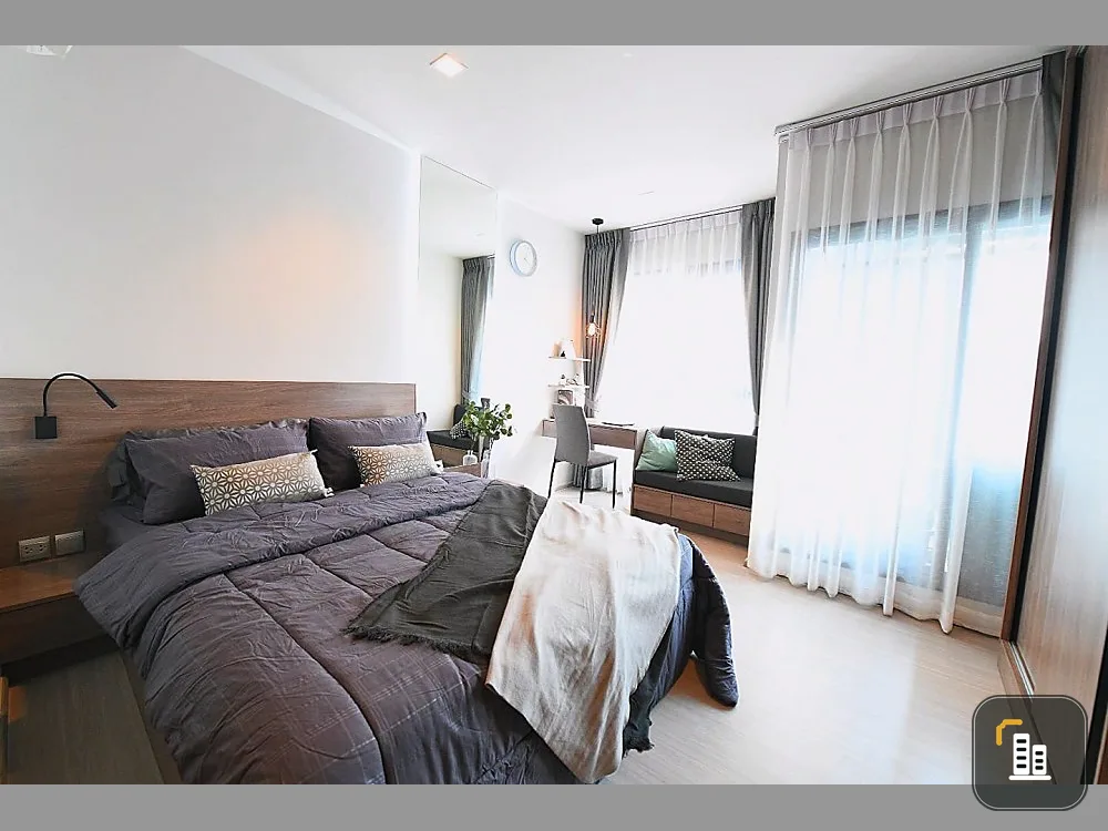 Condo for rent Life Asoke-Rama 9 the right room at the price you are satisfied with, high floor, great view, meet all needs.