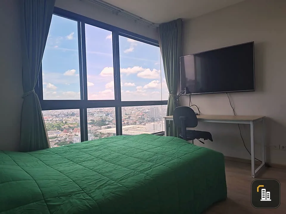 For sale: Ideo Sathorn-Thaphra, 30th floor, open view, corner room, very private, complete electrical appliances, don't miss out.