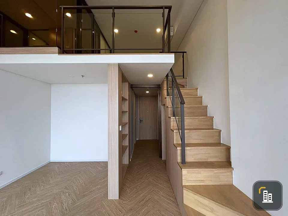 Down payment for sale, Landmark at MRT Station, 14th floor, duplex room, spacious, comfortable, very nice central garden, reserve now!