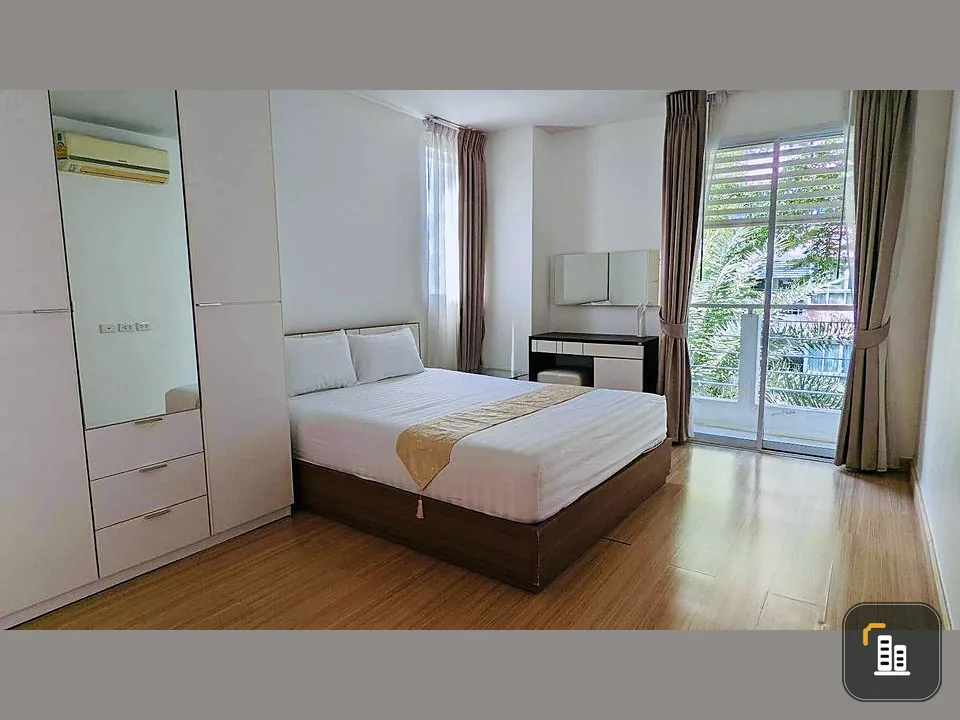 For sale: Happy Condo Lat Phrao 101, very large room, usable area remaining, with electrical appliances, ready to use, reserve now.