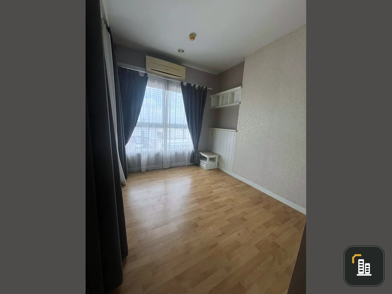 Condo for sale, Supalai Park Krarai-Ngamwongwan, empty room, not too expensive, those who like to decorate their rooms should not miss this.