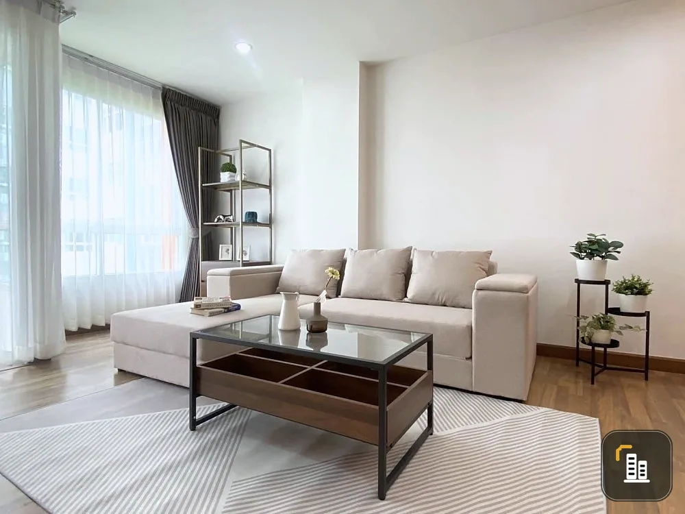 For sale: PG Rama 9 Condominium, corner room, 7th floor, beautiful view, fully furnished, just bring your own things and move in.