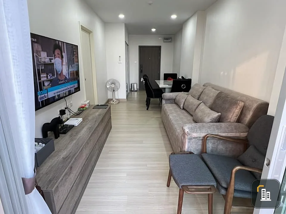 For sale Supalai Veranda Phasi Charoen Station, 14th floor, very spacious room, swimming pool view, comfortable sofa bed, book now