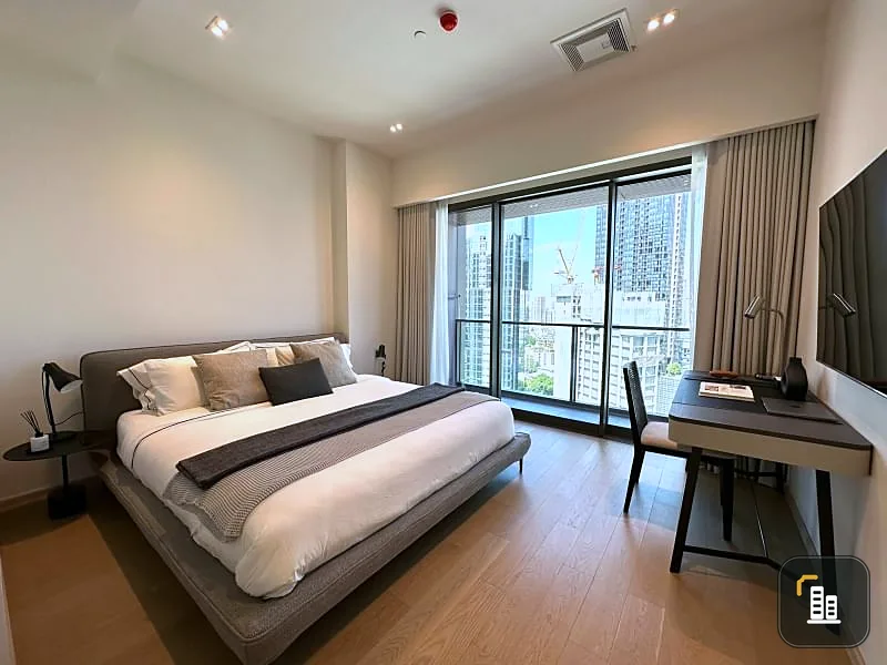 For rent!! Condo The Strand Thonglor, beautiful room, 22nd floor, ready to move in condo in the city center, hurry and book now!!
