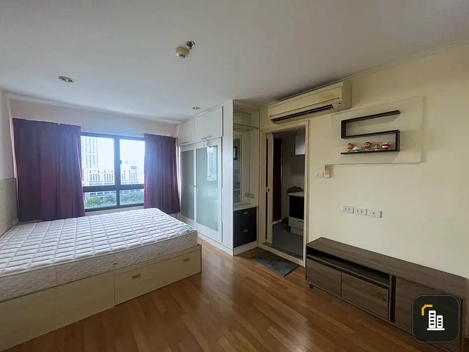 For sale: Lumpini Place Phahonyothin-Saphan Khwai, clean and comfortable room, fully furnished, interested, reserve now.