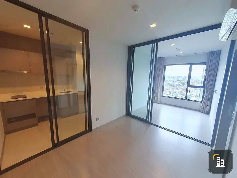 Quick sale, Life Asoke Rama 9, room 1 bed plus, 23rd floor, empty room, great view, not strong price, I can tell you shouldn't miss it.