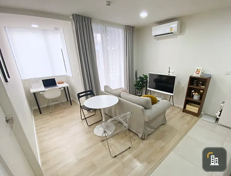 For sale, for rent, Chambers On Nut Station, corner room, private, with facilities, book now!