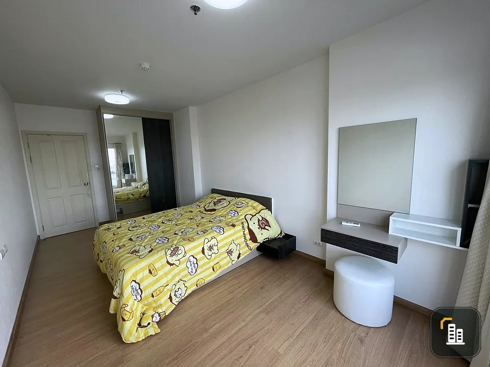 For sale: Supalai City Resort Chaengwattana. The room is already spacious, definitely not cramped. Fully furnished. Interested? Book now.
