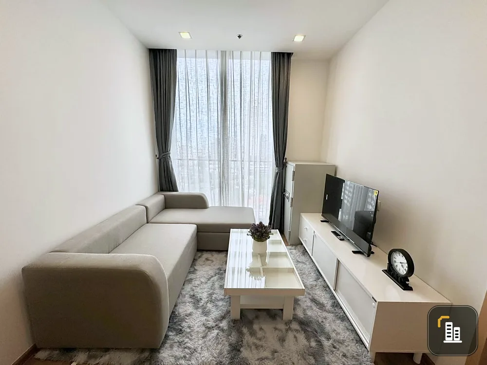 For rent: Noble B Sukhumvit 33, large room, 3 bedrooms, 3 bathrooms, city view, decorated in bright tones, like being at home, book now.