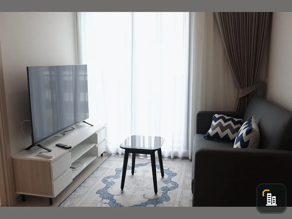 For rent: New Noble Ratchada-Ladprao, corner room next to emergency stairs, hardly anyone walks past, fully furnished, hurry up and grab it.