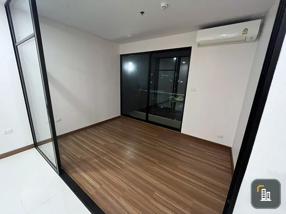 Urgent sale! Supalai Premier Charoen Nakhon Condo, empty room, affordable price, 11th floor, high view, hurry and reserve now!