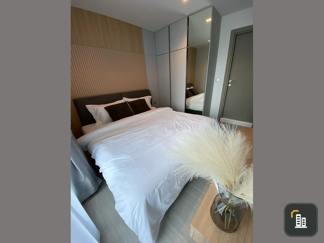 Condo for rent LIFE ASOKE RAMA9, bring your bags and move in immediately. Corner room, good view, quiet, private.