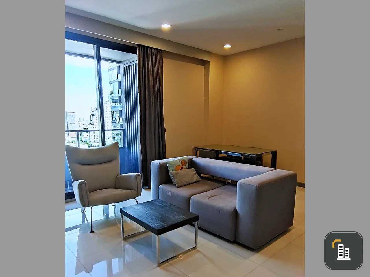 For rent, M Silom, very spacious room, lots of usable space, beautiful city view, book now before it's gone.