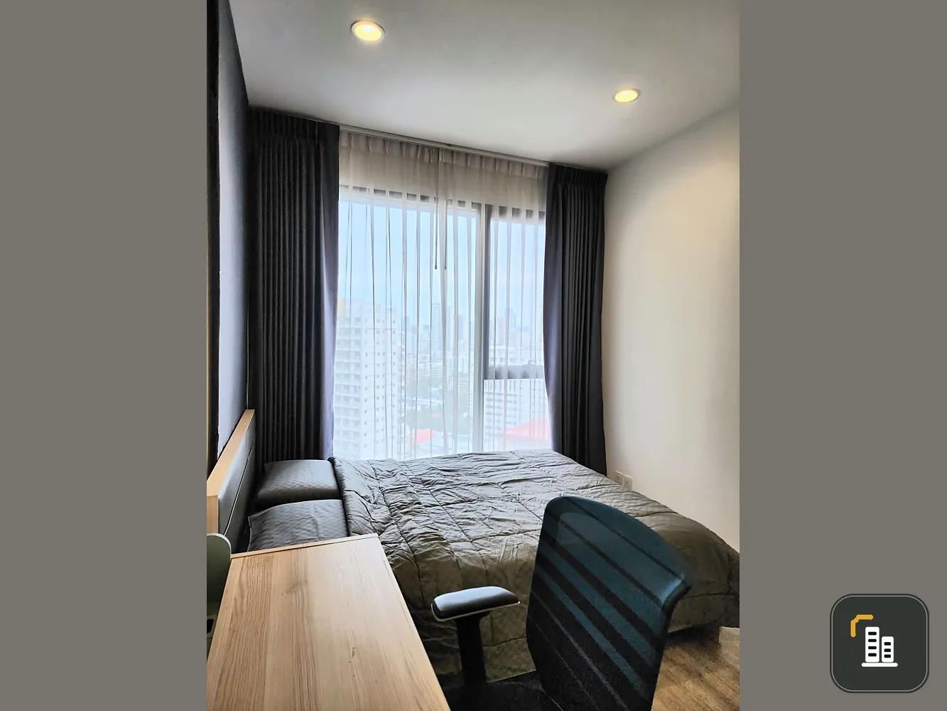Condo for rent, Ideo Mobi Asoke, corner room with privacy, high floor, reasonable price, book now before you miss the chance.