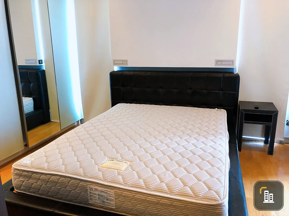 For rent!! Condo Quad Silom, size 68 sq.m., 6th floor, fully furnished, ready to move in, good price, don't miss it!!