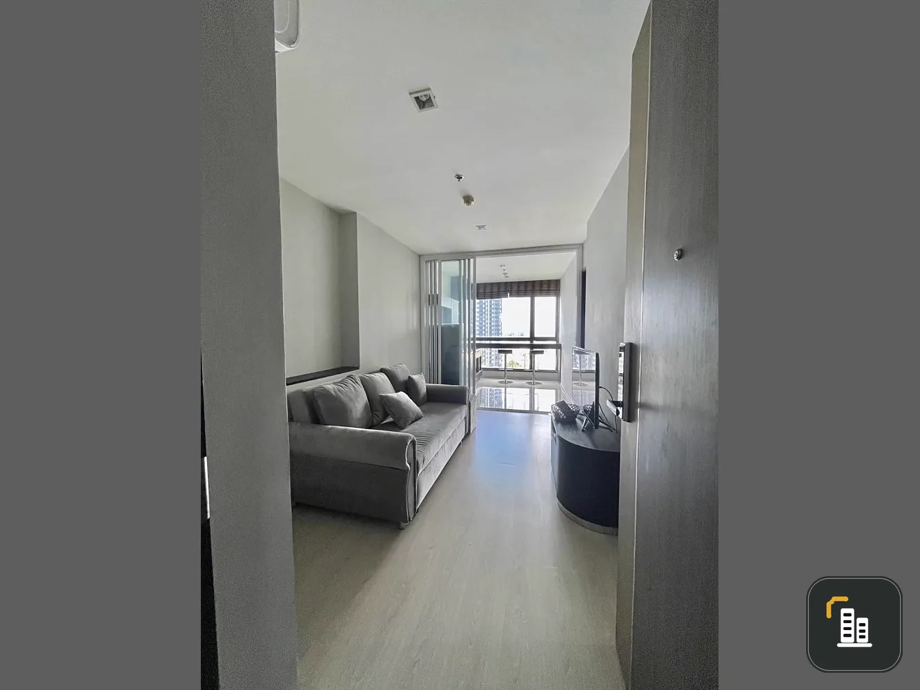 For rent: Rhythm Sukhumvit 44/1, ready to move in, 16th floor, beautiful view, great price, you'll regret it later.
