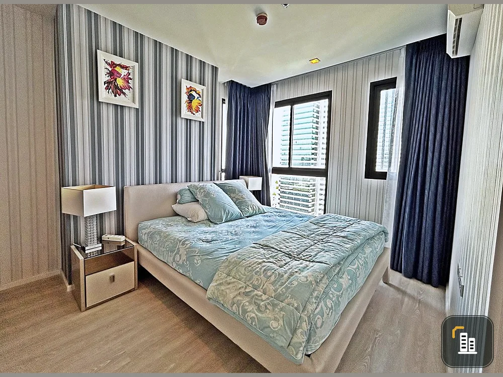 For sale: Quinn Ratchada 17, beautiful city view, fully wallpapered throughout the room, fully furnished, ready to move in immediately.