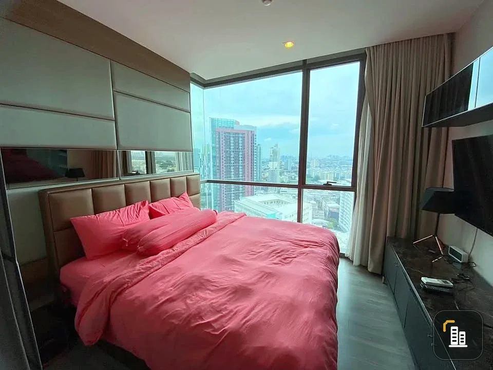 Condo for sale, The Room Sukhumvit 69, high floor, good location, spacious room, fully furnished, ready to move in, hurry and reserve now.