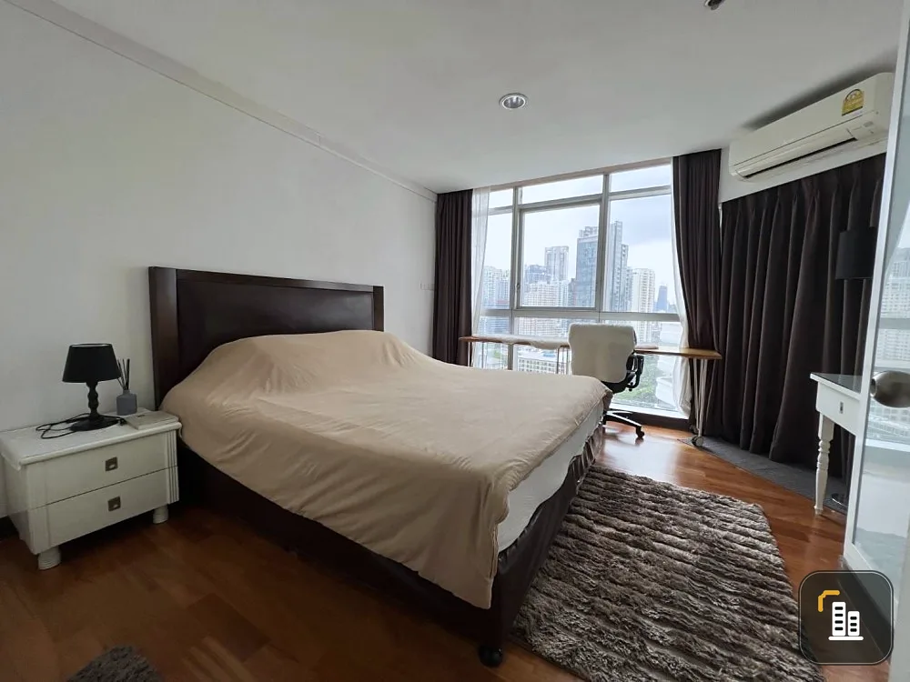 For sale: The Waterford Diamond Sukhumvit 30/1, very spacious room, fully furnished, book first, get it first.
