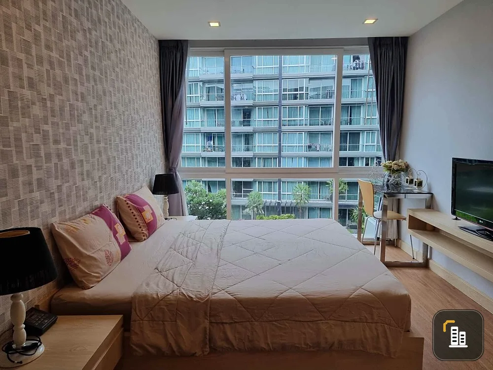 For rent: Apus (Central Pattaya), 4th floor, pool view, fully furnished, move in with your bags immediately. If interested, hurry and reserve now. Don