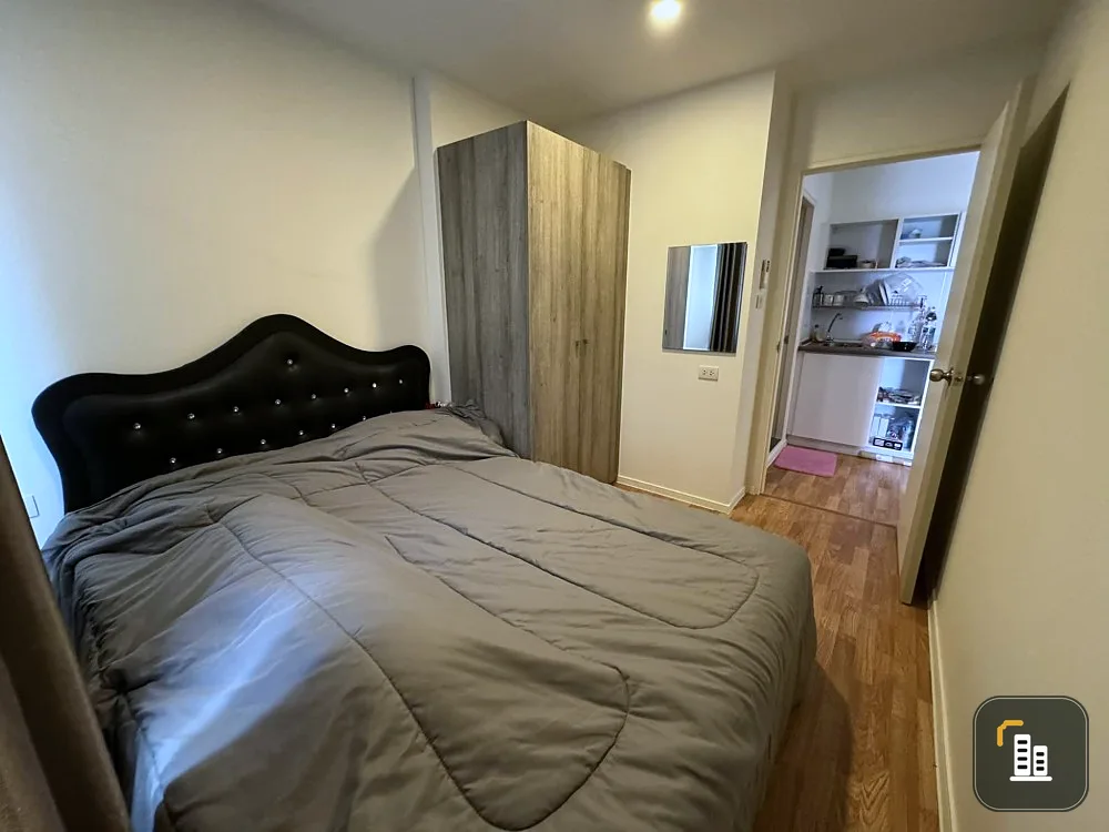 For sale: Lumpini Ville Phra Nang Klao-Riverview, 8th floor, bright and comfortable room with a large sofa for comfortable sitting. Hurry and book now