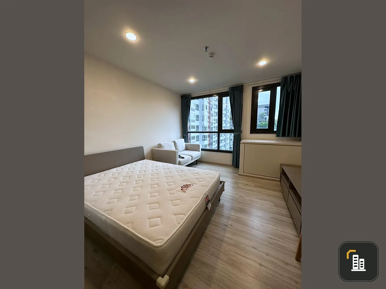 For sale, for rent, XT Huai Khwang Condo, ready to move in, full facilities, affordable price, hurry and reserve now.