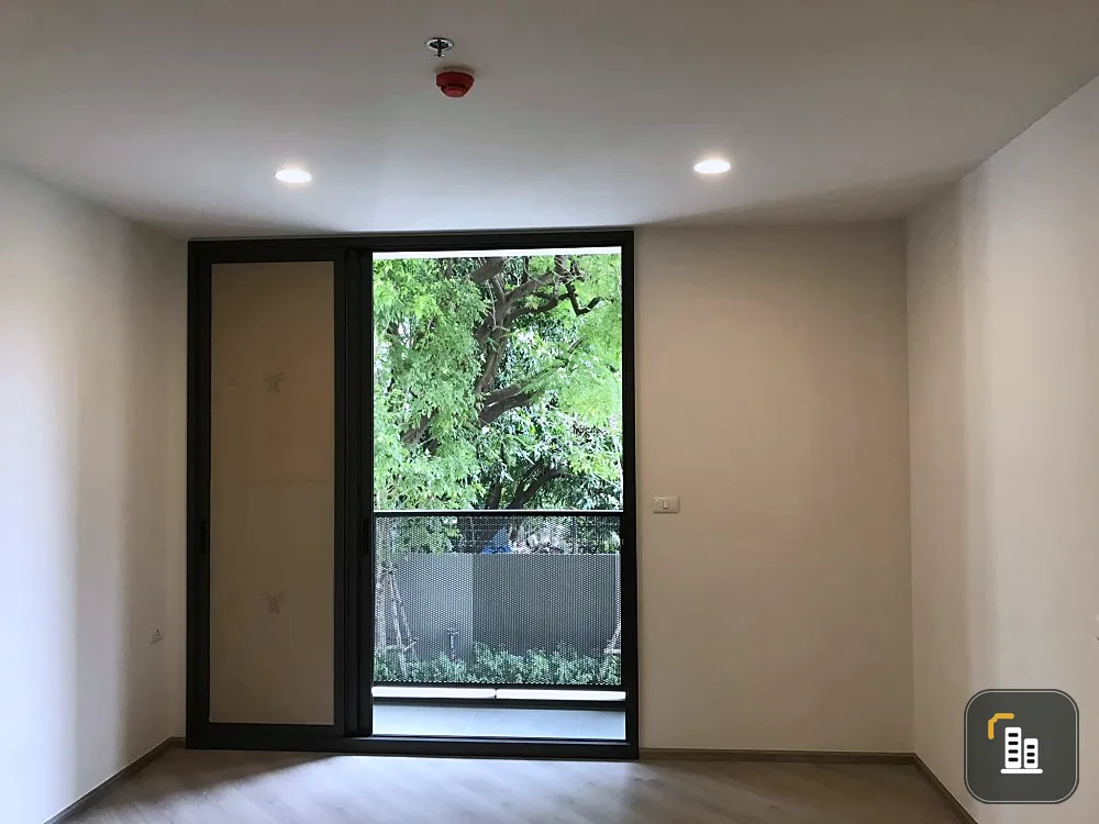 For sale: The Base Saphan Mai, airy and spacious room, nice to live in. If you are interested in owning one, hurry up and reserve it. Don't miss out.