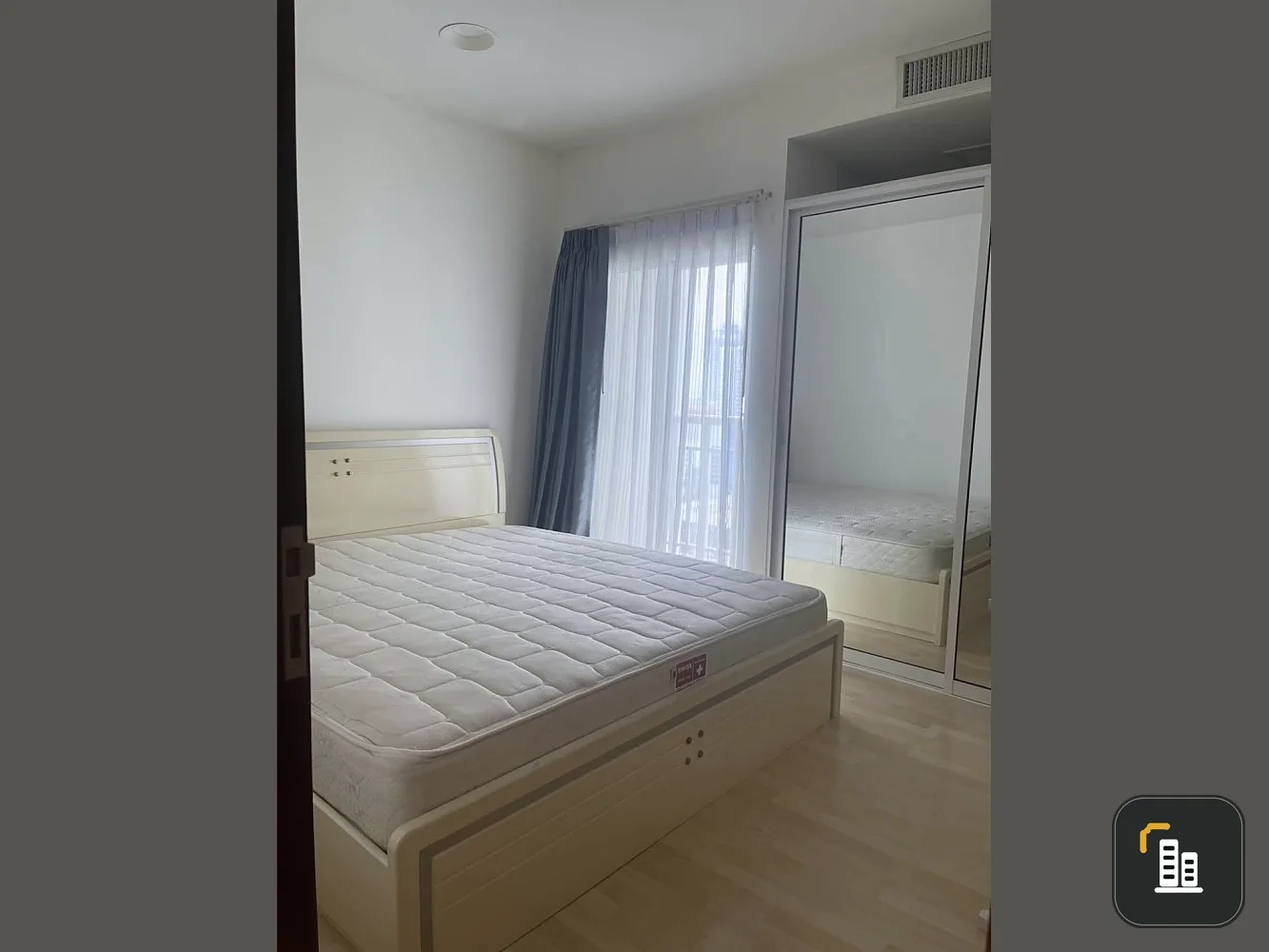 For sale, for rent, Fifty Nine Heritage Sukhumvit 59, spacious room with a large sofa, comfortable to sit, you should not miss it.