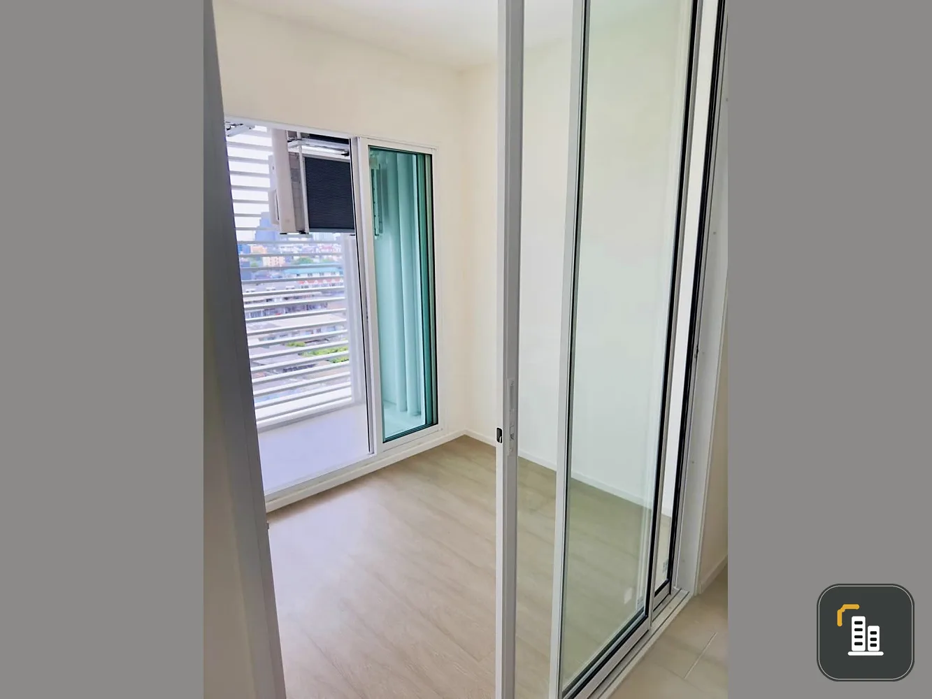 For sale: De LAPIS Charan 81, empty room, complete facilities, good price, reserve now!