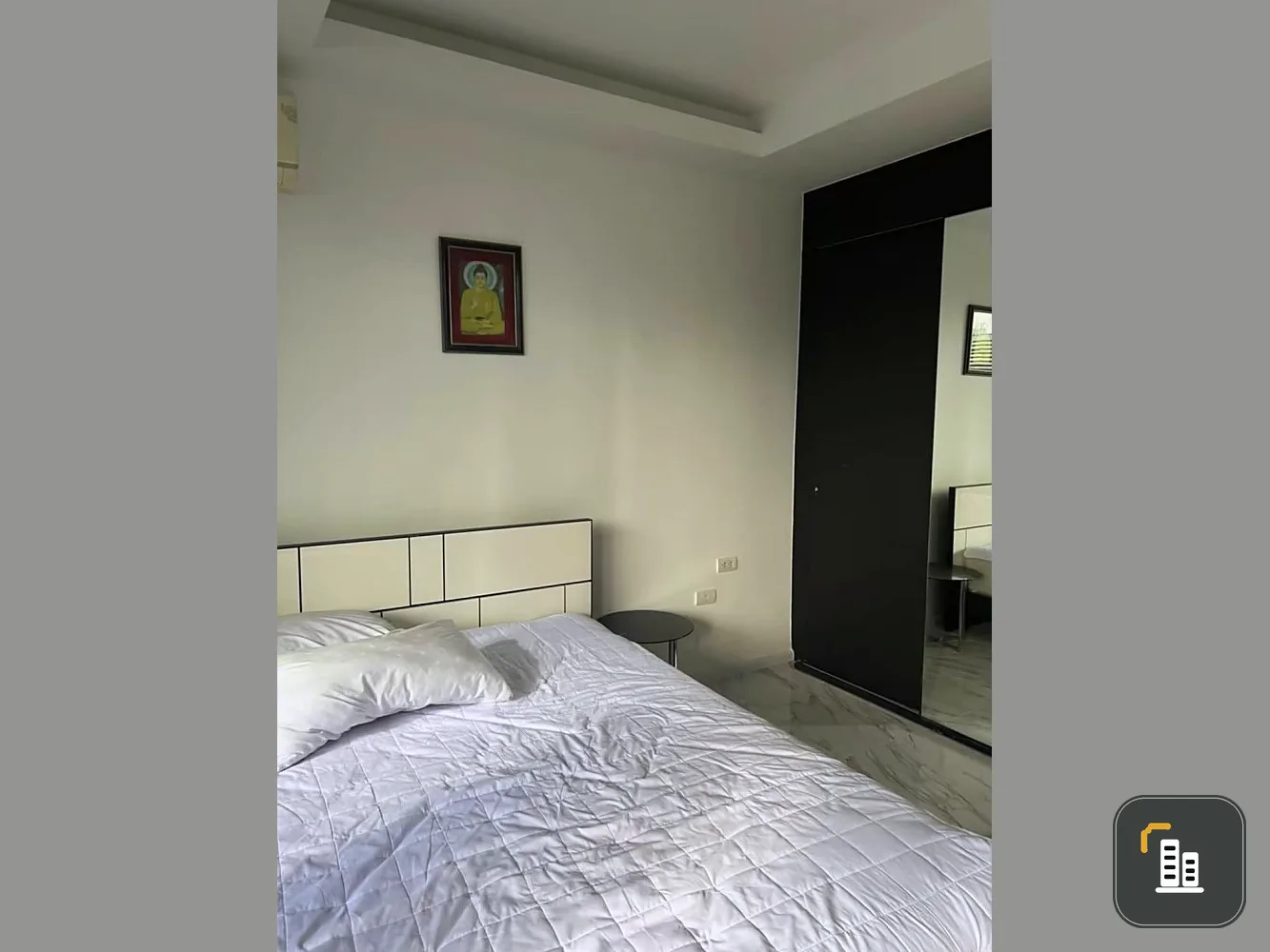 Urgent sale! Happy Park Ploenchit condo, large room, comfortable living, reasonable price, buy now before you miss out.
