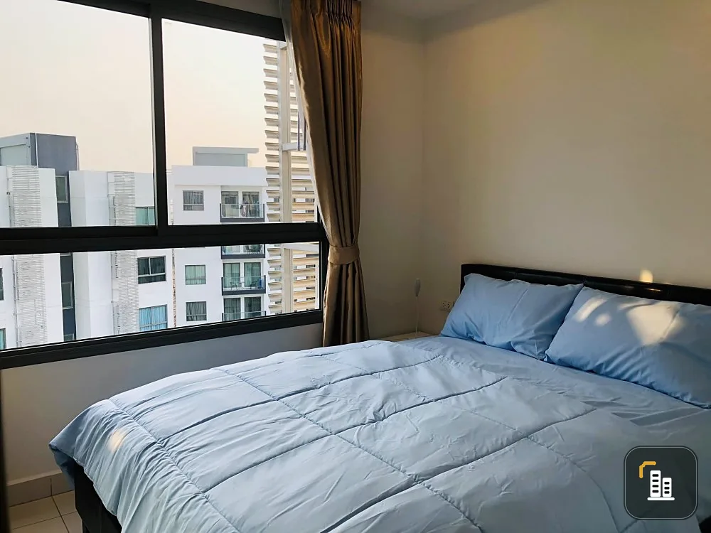 For sale: Arcadia Beach Resort (South Pattaya) with a beautiful swimming pool view. Plus, it's a real mistake if you don't book.