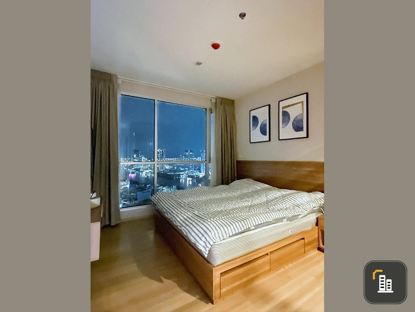 For sale: Rhythm Sathorn, 2 bedrooms, magnificent view of the Chao Phraya River bend, fully furnished, nice to live in, book now, urgently.