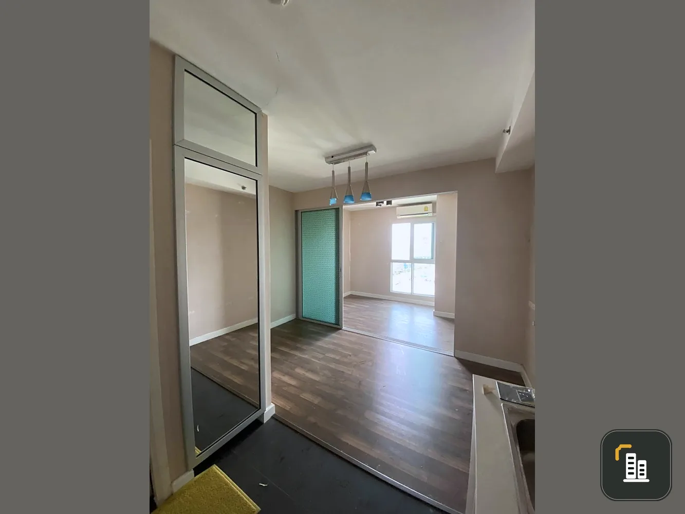 For sale: A Space Me Bangna, empty room, clean, airy, can be decorated as you like. You must reserve this.