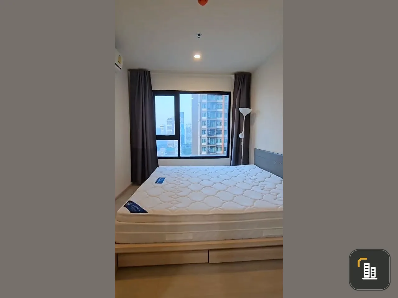 Condo for rent, Life Asoke, 21st floor, high view, spacious room, worth the usable area, hurry and reserve before you miss the opportunity.
